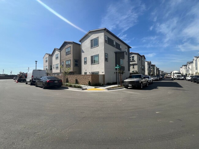 Building Photo - Brand New 4 Bed / 3.5 Bath Single-Family Home – Modern, Spacious & Energy Efficient