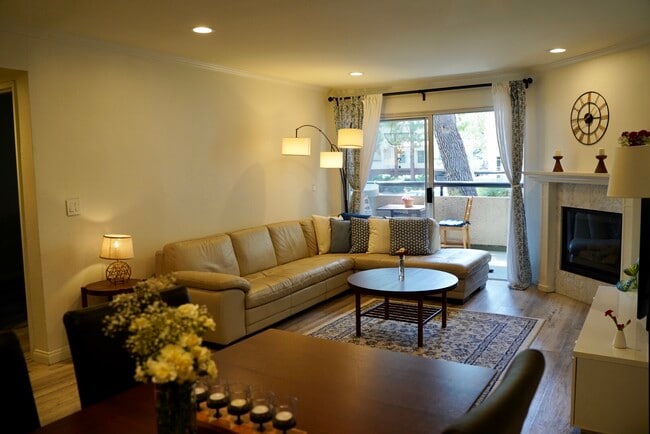 Building Photo - 21500 Burbank Blvd Unit 113