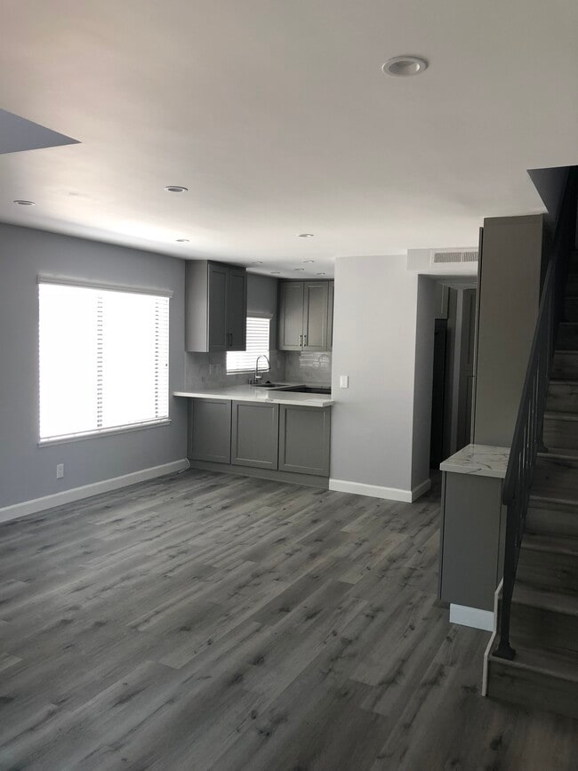 Photo - 10926 Bluffside Dr Unit 1