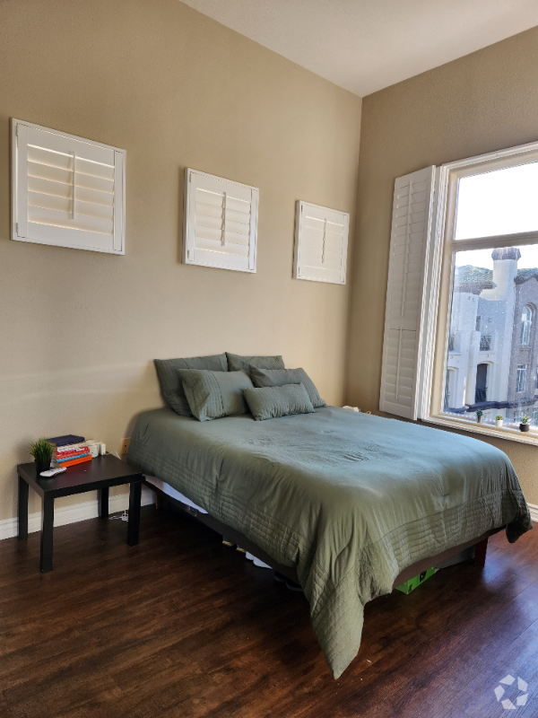 Building Photo - 4175 Executive Dr Unit 4th Fl Rental