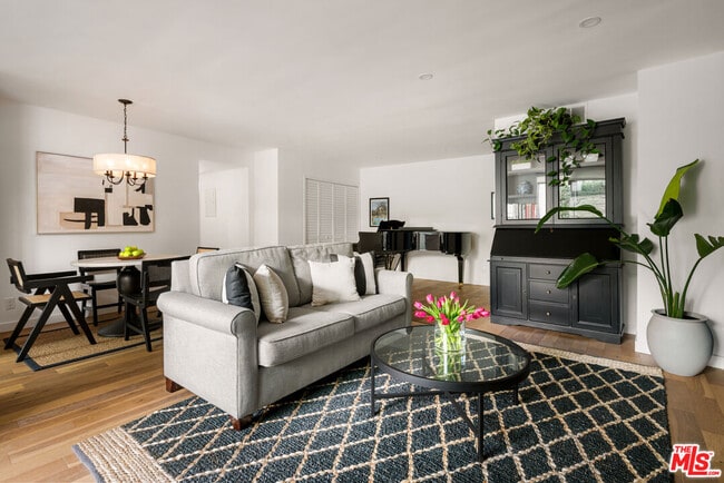 Photo - 7250 Franklin Ave Unit 101