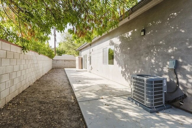 Photo - 9958 Marklein Ave