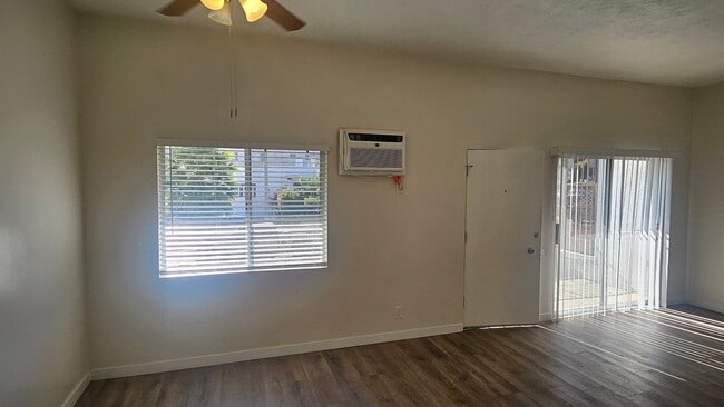 Photo - 1860 N Mariposa Ave Unit 2