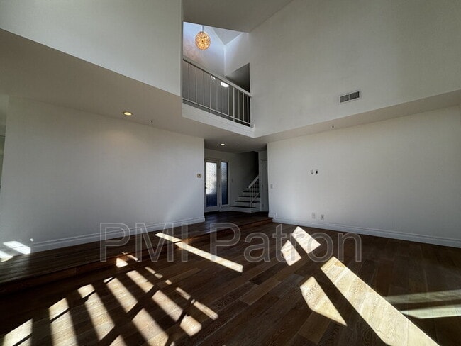 Photo - 68 Sea Island Dr