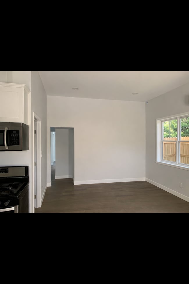 Photo - 8456 Darby Ave