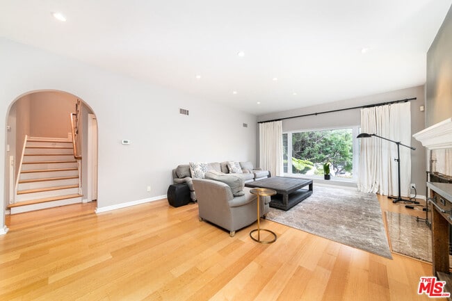 Photo - 1358 Holmby Ave