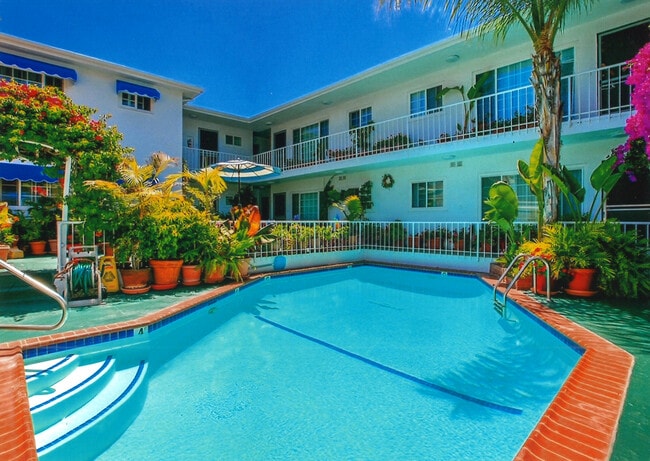 Photo - 8576 Holloway Dr Apartments