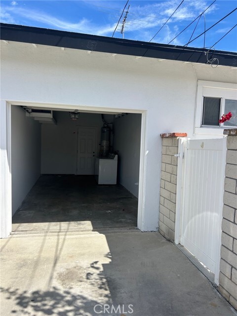 Building Photo - 337 Broadway