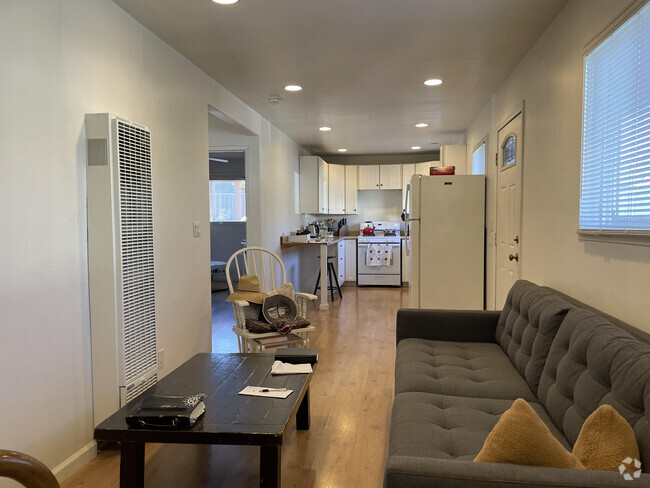 Building Photo - 815 W 134th St Rental