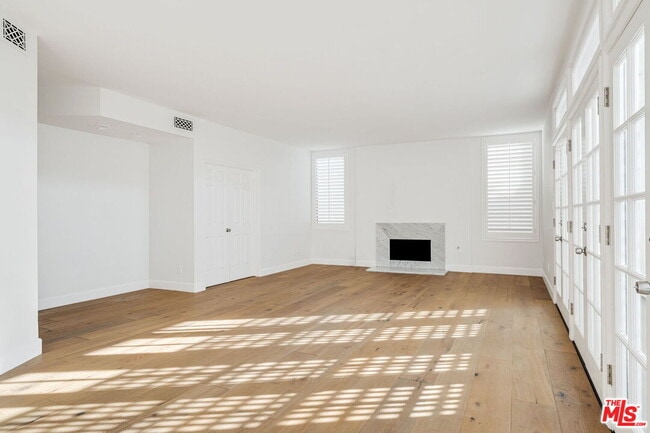 Photo - 11845 Mayfield Ave Unit 203