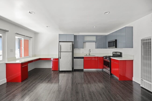 Photo - 1321 W 36th Pl Unit 10