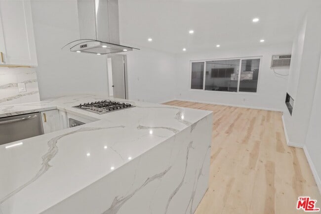 Photo - 1222 N Olive Dr Unit 216