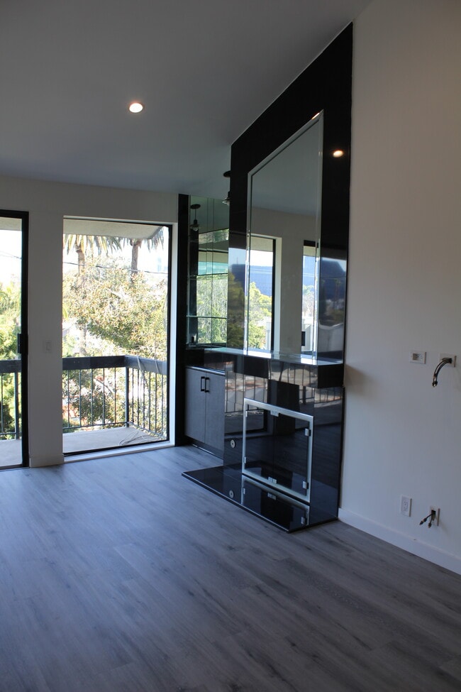 LIVING ROOM - 723 Westmount Dr Unit 303