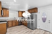 Photo - 418.5 W 8th Ave
