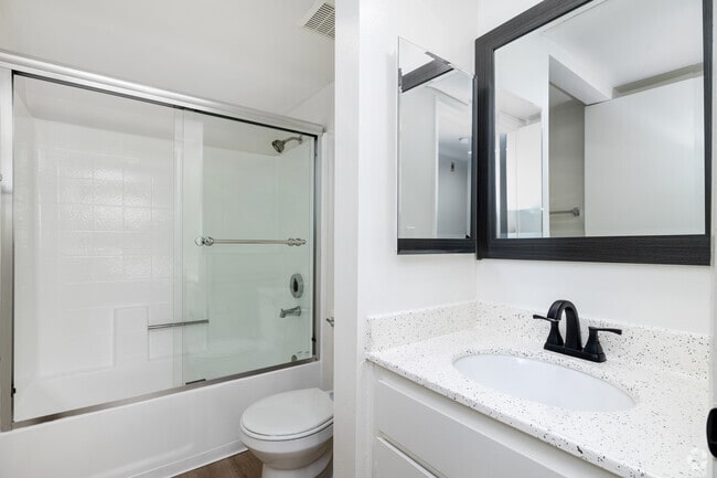 2BD, 2BA - 1,100SF - Second Bathroom - Collis Apartments