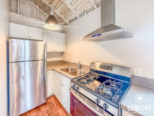 Photo - SD: Studio in City Heights with Granite Kitchen, Ceiling Fan & Private Setting Unit 4043