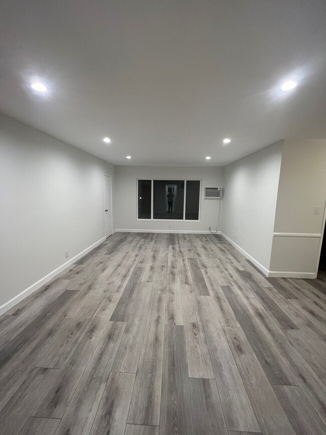 Photo - 8336 Blackburn Ave