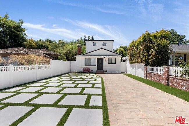 Photo - 5541 Fallbrook Ave