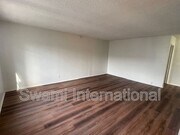 Photo - 1303 W 107th St