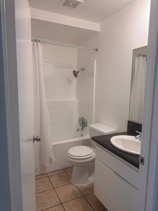 Building Photo - Clark Drive Apartments