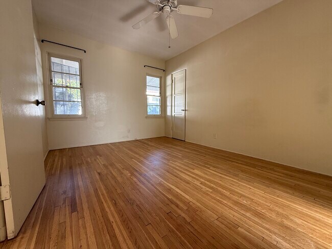 Photo - 6627 Farmdale Ave Unit 6627 Farmdale Ave