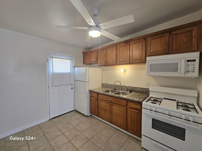Photo - Ocotillo Ave Apt 5826-5828 Unit Ocotillo Ave Apt 5828