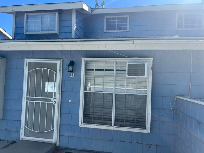 Building Photo - 5033 W Ave L-10