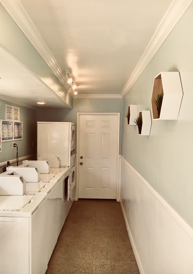 Photo - 800 Meyer Lane