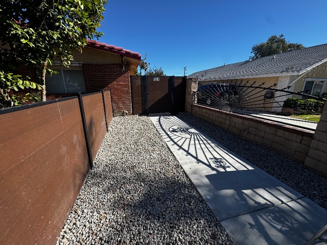 Photo - 7215 Del rosa