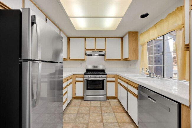Photo - 16540 Graystone Dr. #126