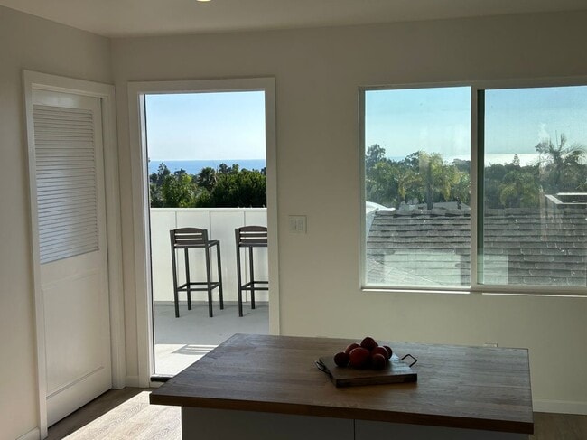 Photo - 4065 Sunnyhill Dr