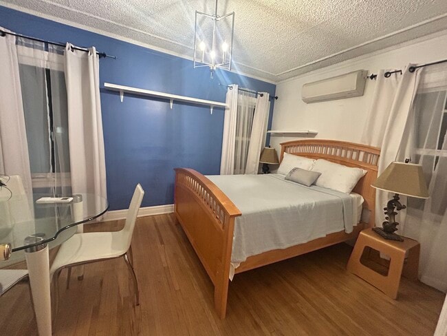 bedroom 3 - 4865 W 21st St