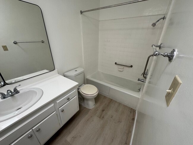 Photo - 1138 S Corning St Unit 4