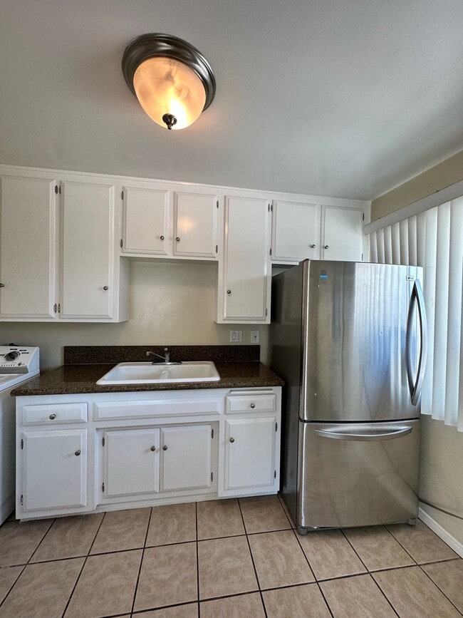 Building Photo - 5616 Rocket St Unit 5616