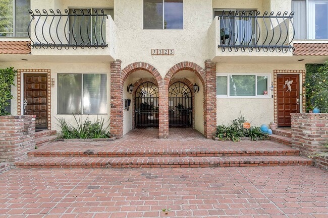 Front exterior of building - 1323 S Carmelina Ave Apartments Unit 216