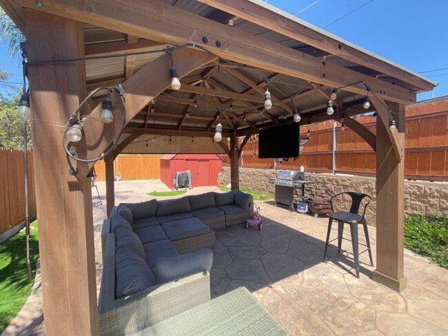 Fully remodeled house in Spring Valley on ... - Fully remodeled house in Spring Valley on ...