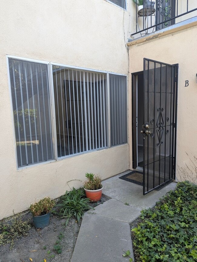 Photo - 17031 Pinehurst Ln Unit B
