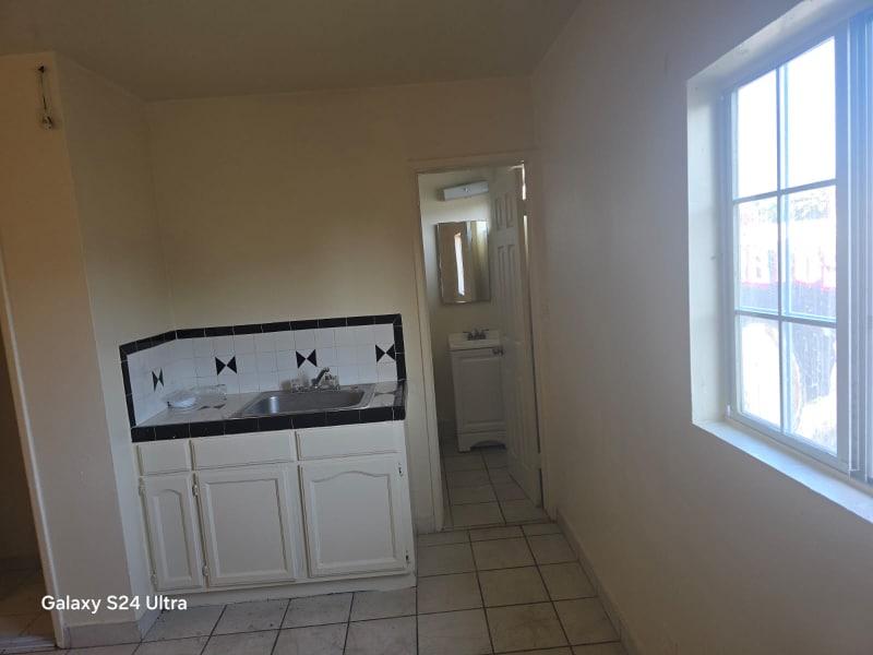 Photo - 3711 S Western Ave Apartment Unit 6