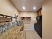Photo - 930 E. Broadway-