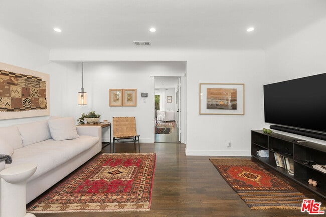 Photo - 3954 Redwood Ave