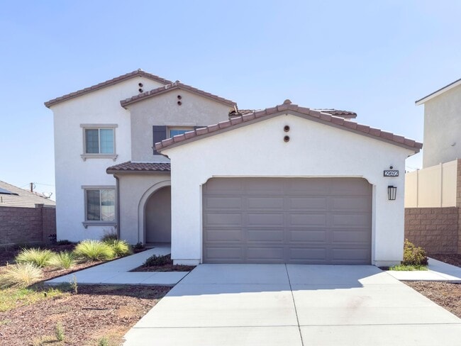 Newer Construction, Exquisite 4 Bedroom + ... - Newer Construction, Exquisite 4 Bedroom + ... House