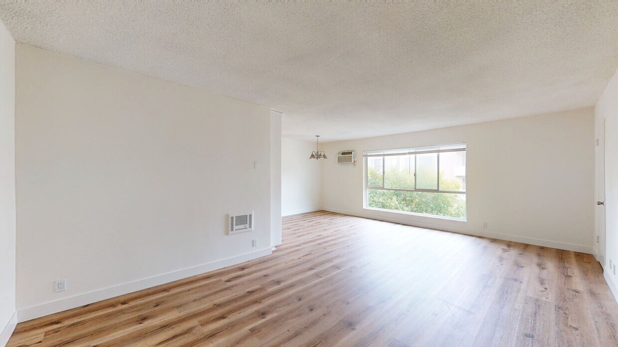 3D Tour - 10653 Holman Ave Condo Unit 4