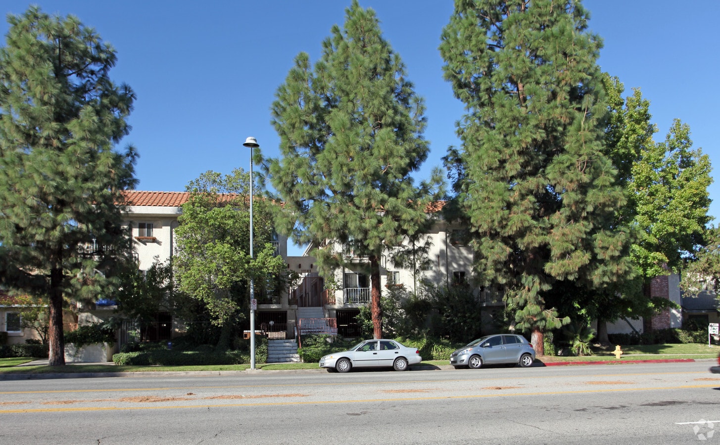 Photo - Granada Court Apartments