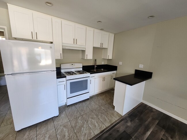 Photo - 14603 Delano St Unit DELANO