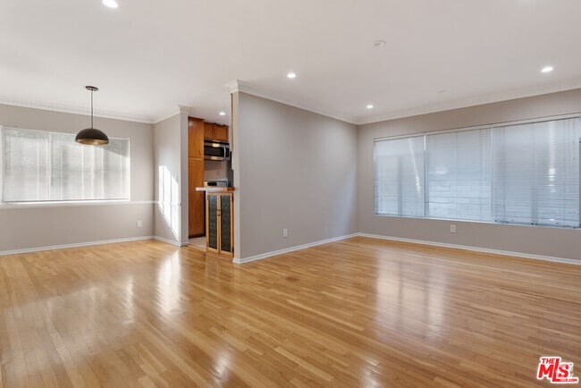 Building Photo - 1333 S Ogden Dr Unit 2 Rental