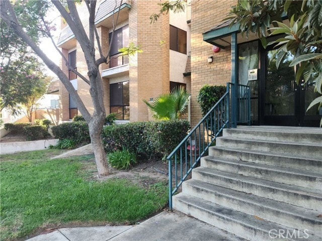 Building Photo - 413 Hawthorne St Unit 102