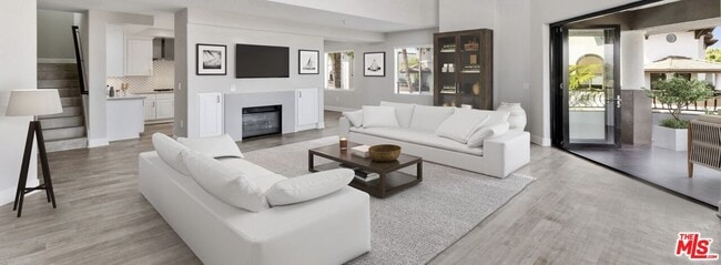 Building Photo - 6280 W 3rd St Unit Apt 414