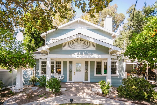 Photo - 13239 Addison St