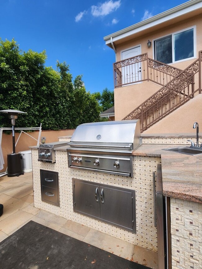 Photo - 17118 Oak View Dr