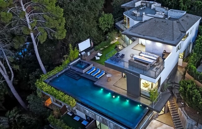 Building Photo - 3712 Broadlawn Dr